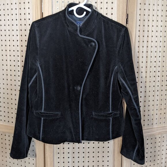 Vintage GAP black velvet blazer, circa 2005, slightly cropped - Picture 2 of 9